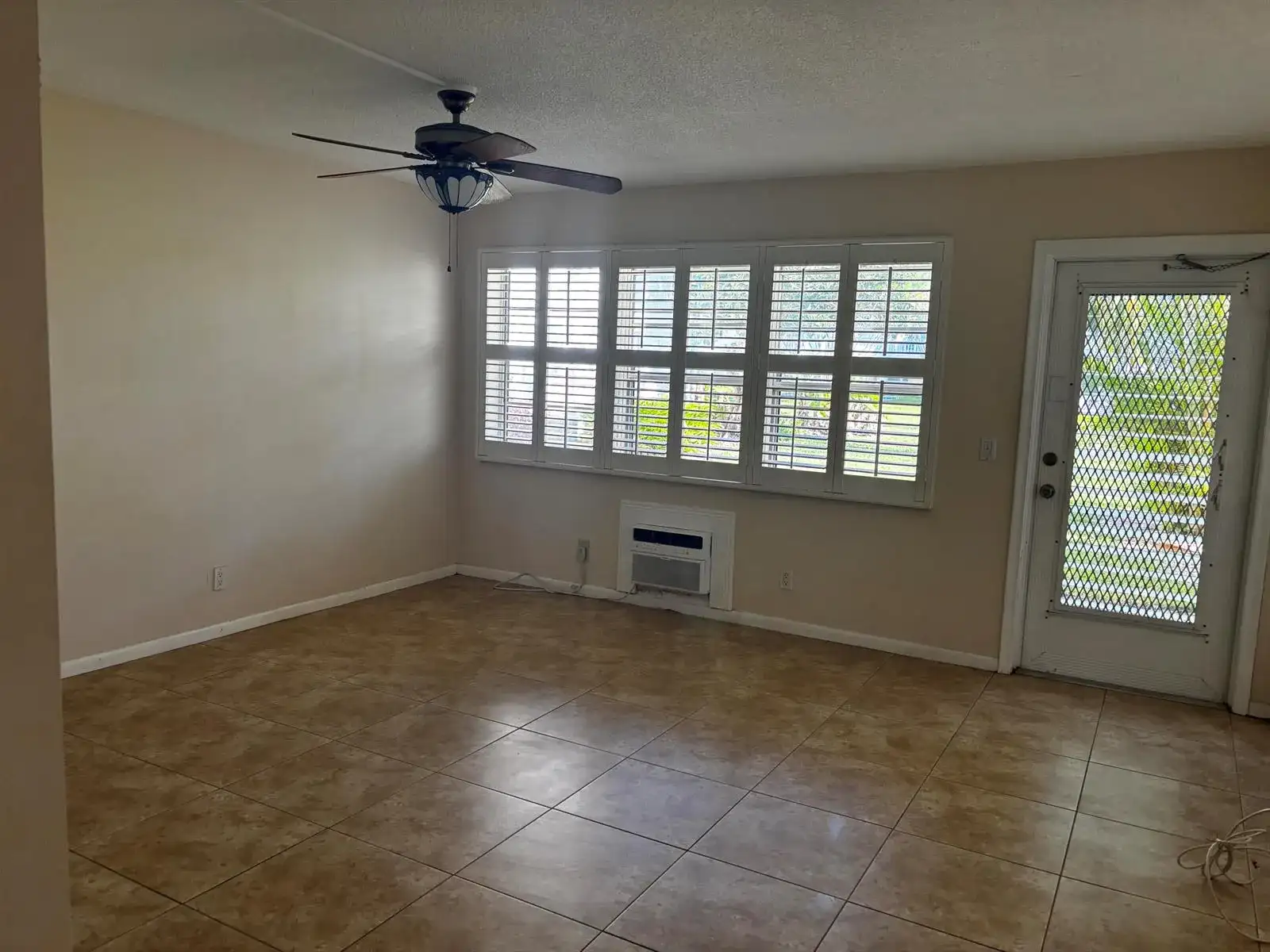 284 Windsor M, West Palm Beach FL 33417 photo 2