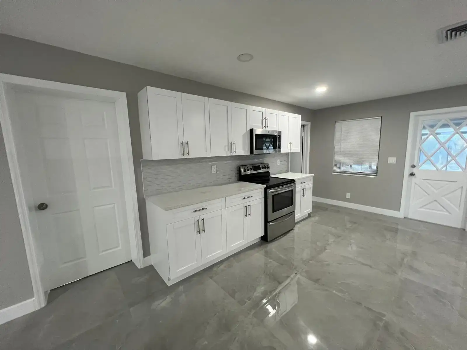 129 Euclid Boulevard, Lantana FL 33462 photo 2