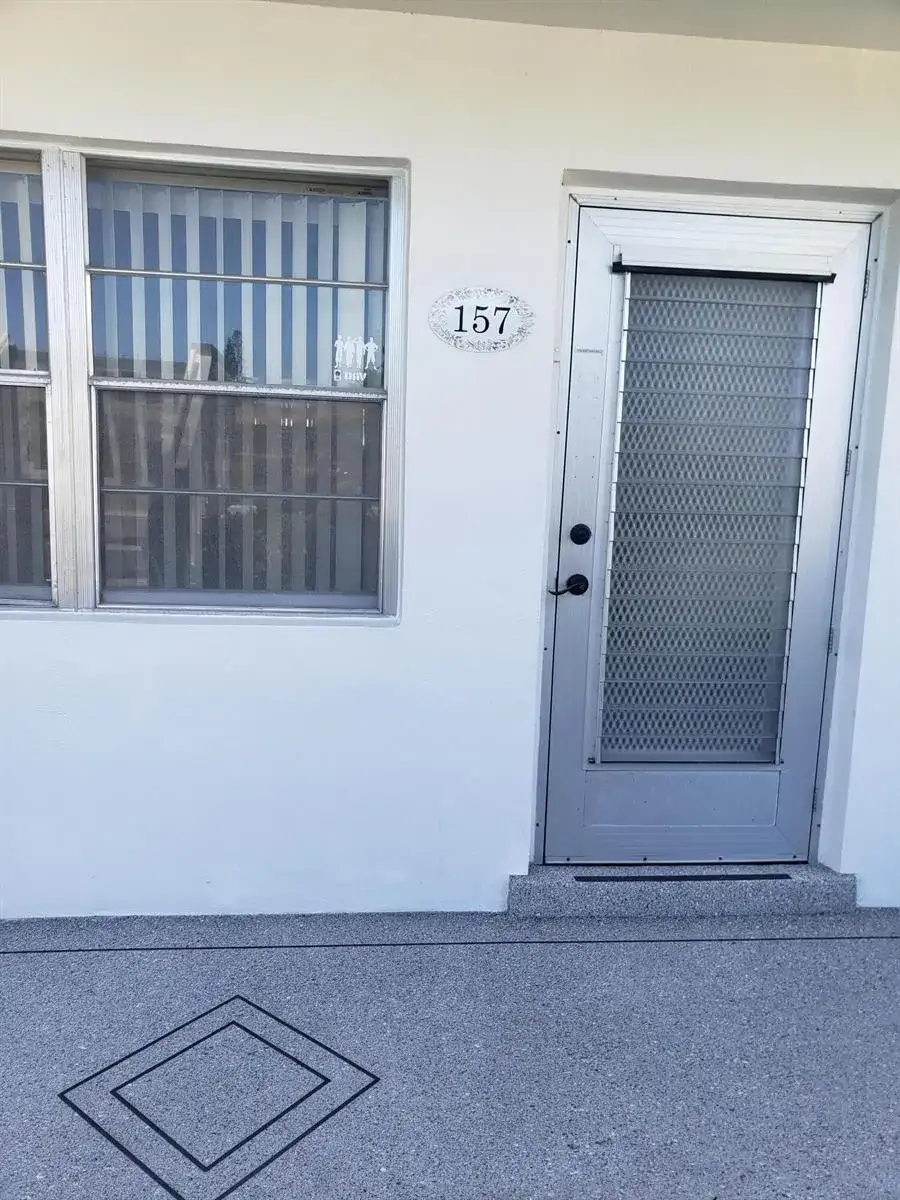 157 Andover G, West Palm Beach FL 33417 photo 2