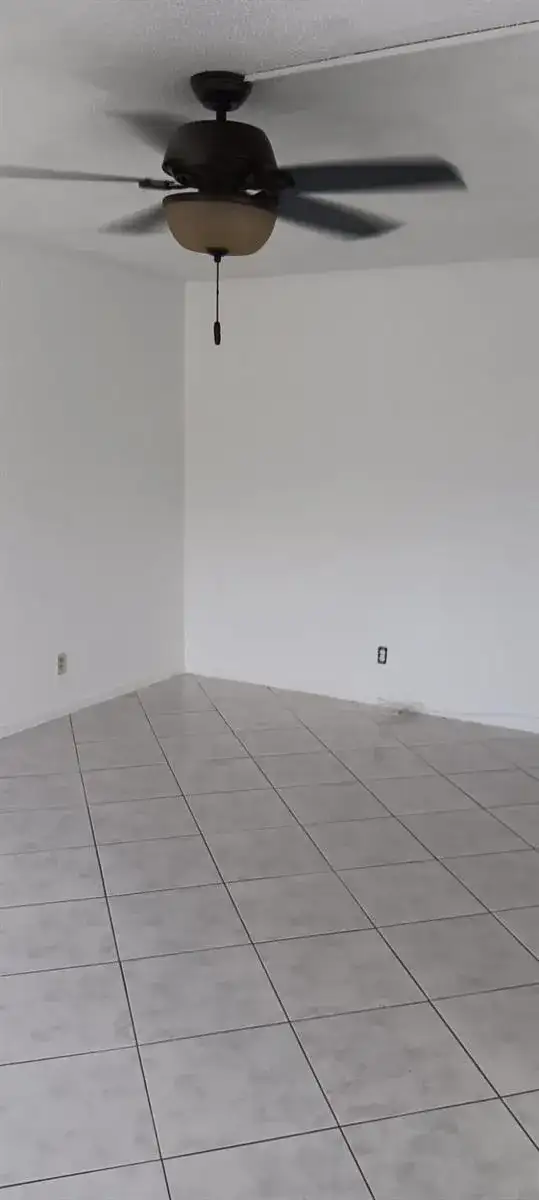 157 Andover G, West Palm Beach FL 33417 photo 3
