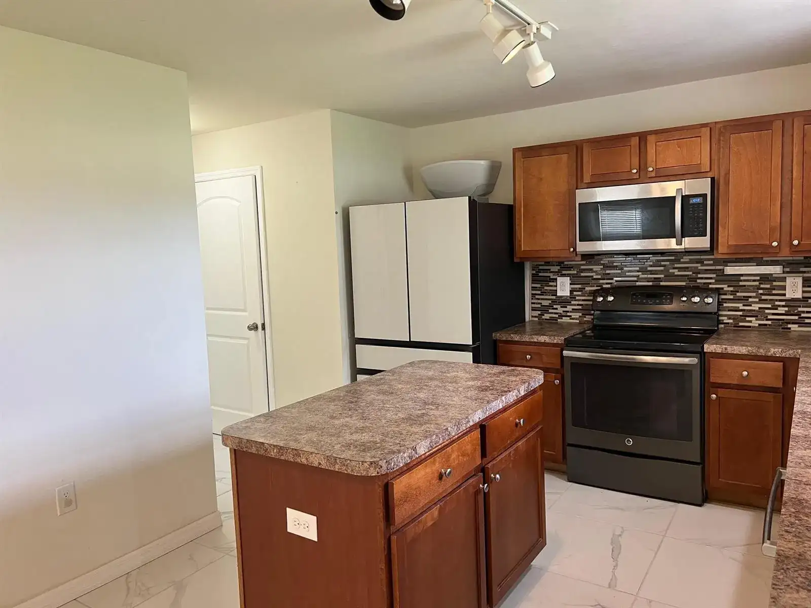 10329 Canal Brook Lane, Lehigh Acres FL 33936 photo 2