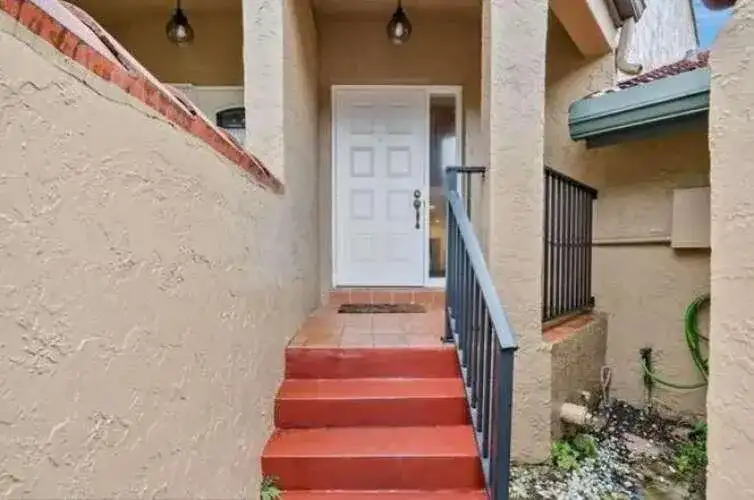 9231 W Sunrise Boulevard, Plantation FL 33322 photo 3