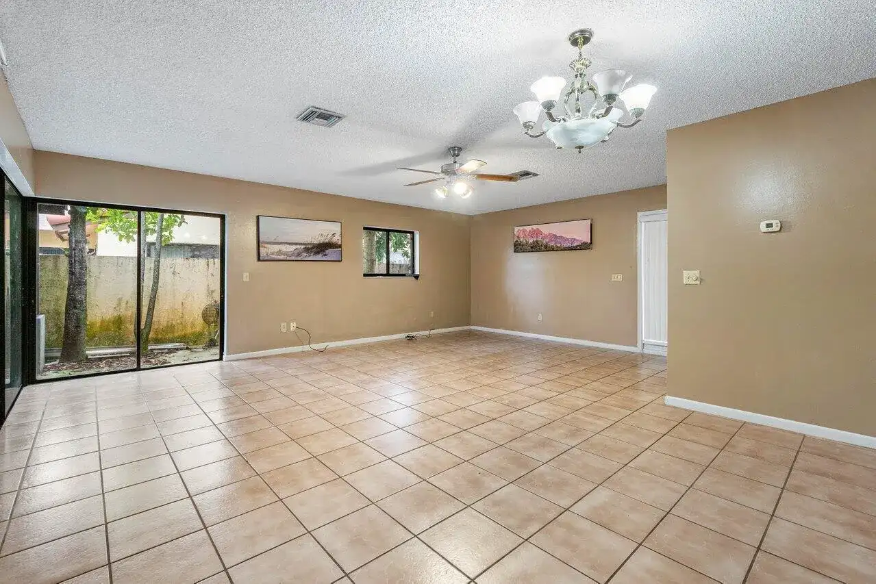 2780 Norfolk Pine Court, Lake Worth FL 33462 photo 3