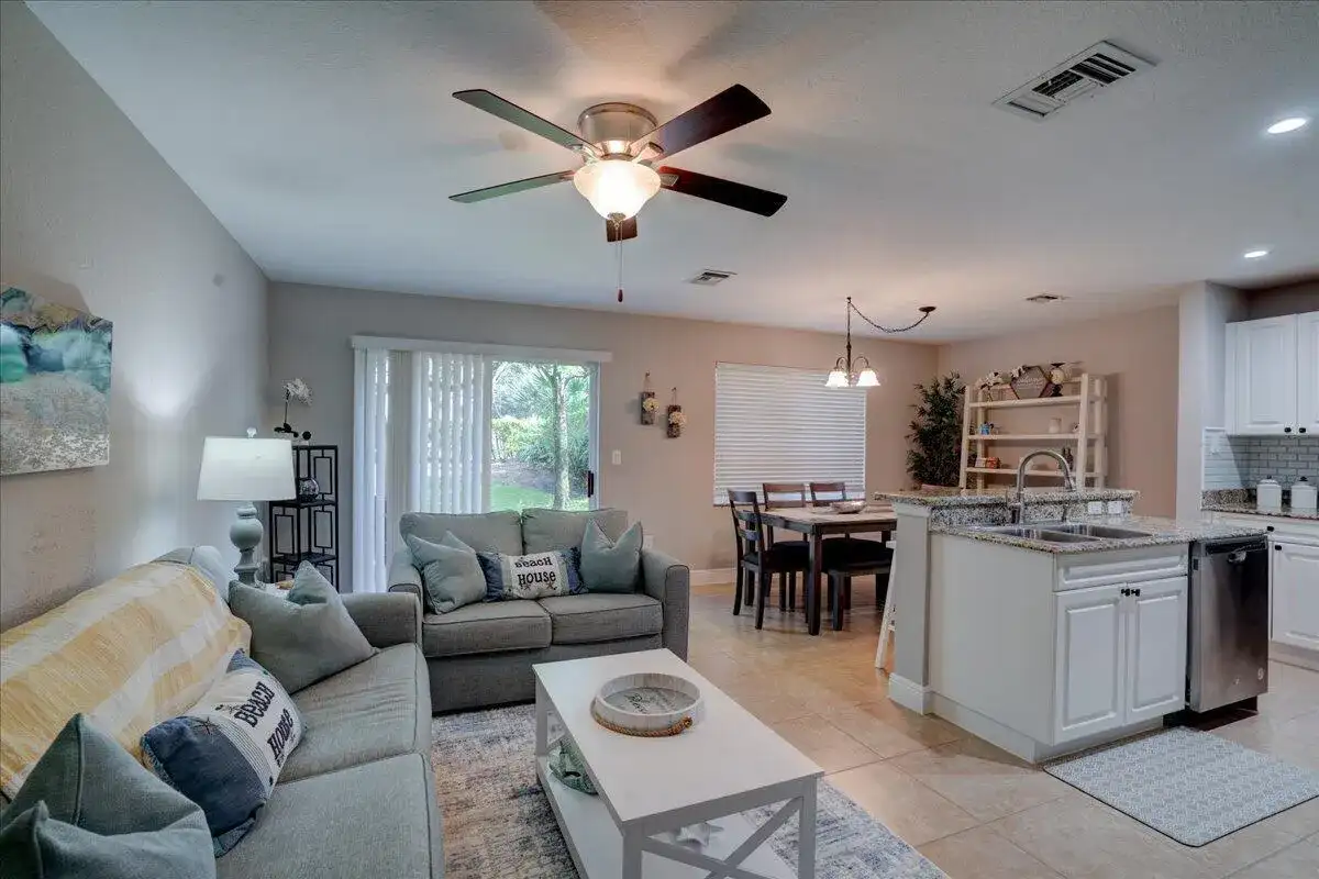 6633 Old Farm Trail, Boynton Beach FL 33437 photo 5