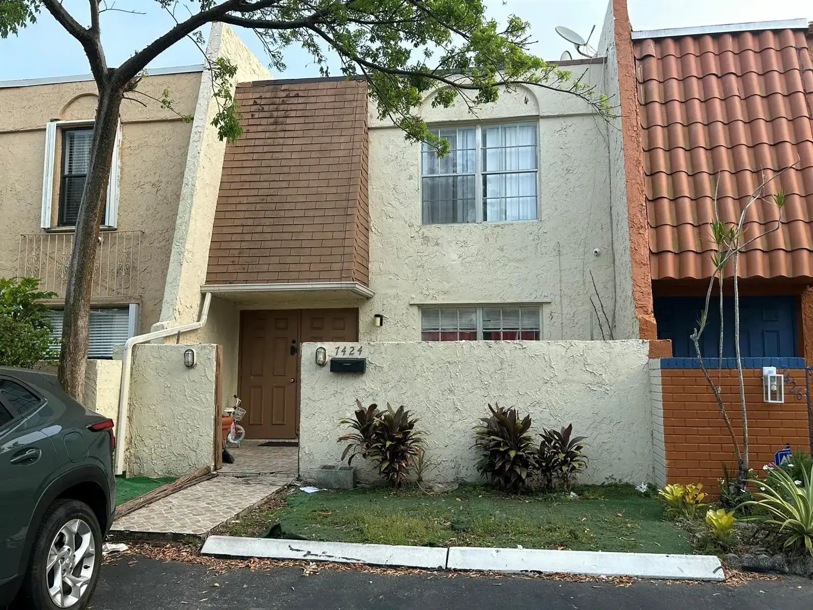 7424 NW 75th Street, Tamarac FL 33321 photo 2