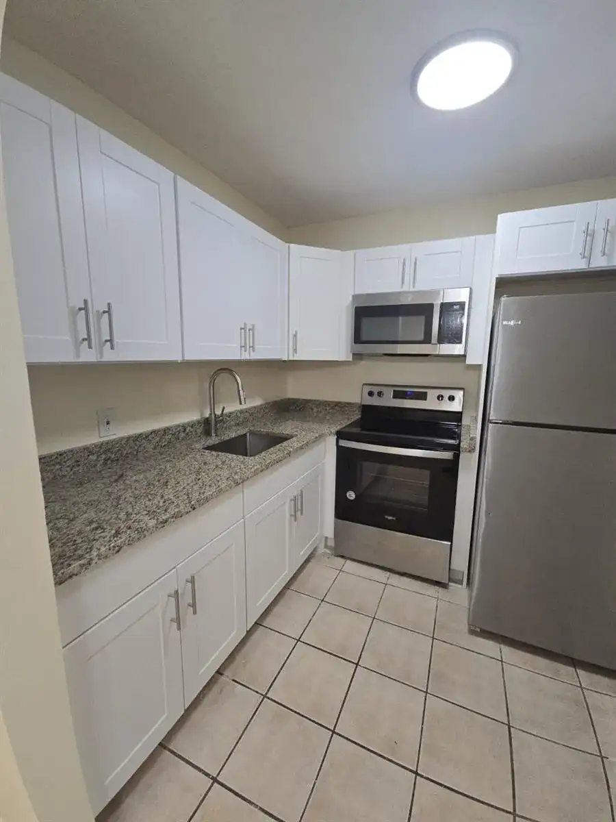 129 Hastings # 129, West Palm Beach FL 33417 photo 2