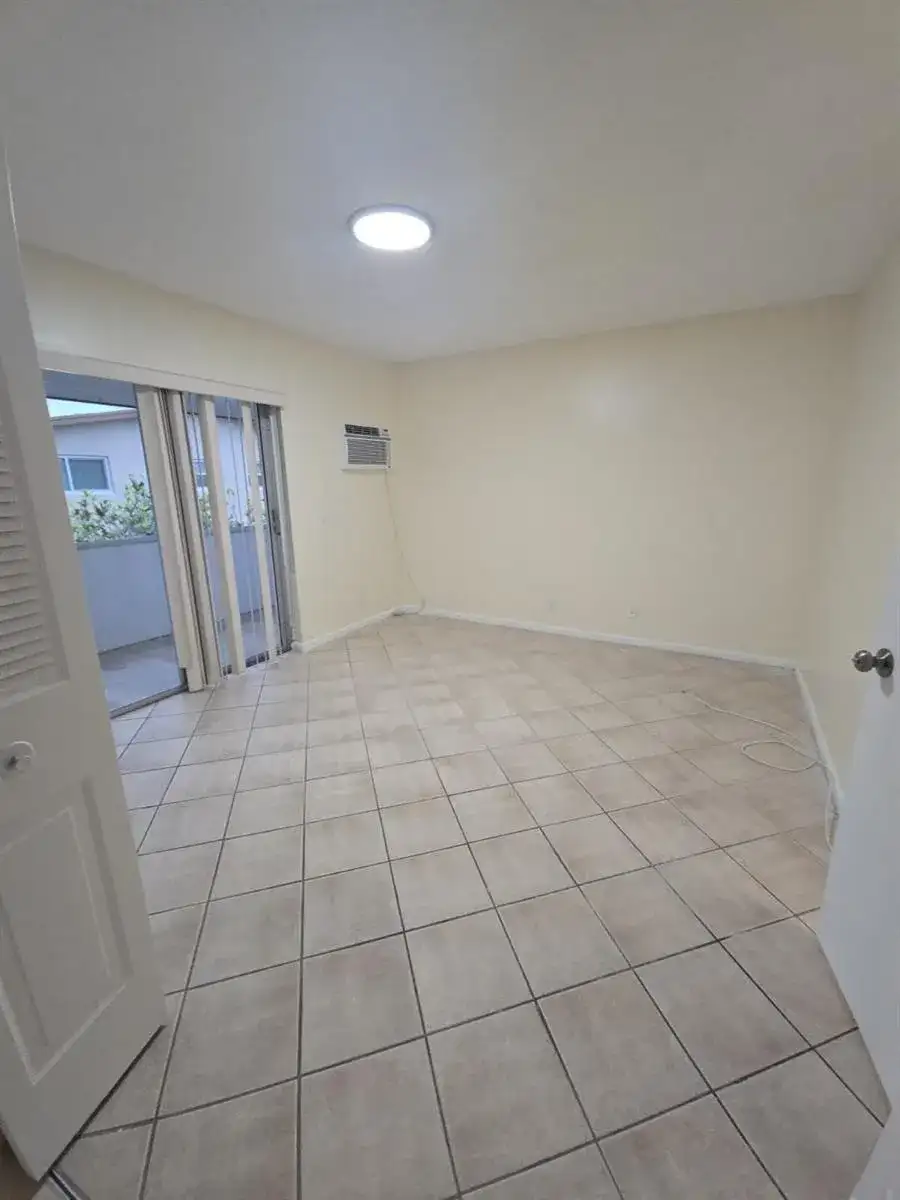 129 Hastings # 129, West Palm Beach FL 33417 photo 5