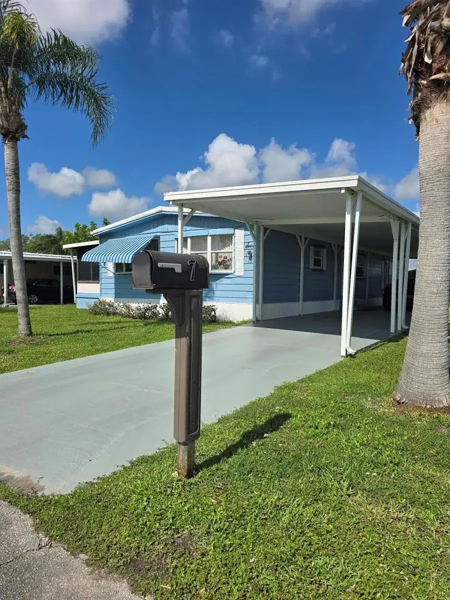 7 Madrid Lane, Port St. Lucie FL 34952 photo 4