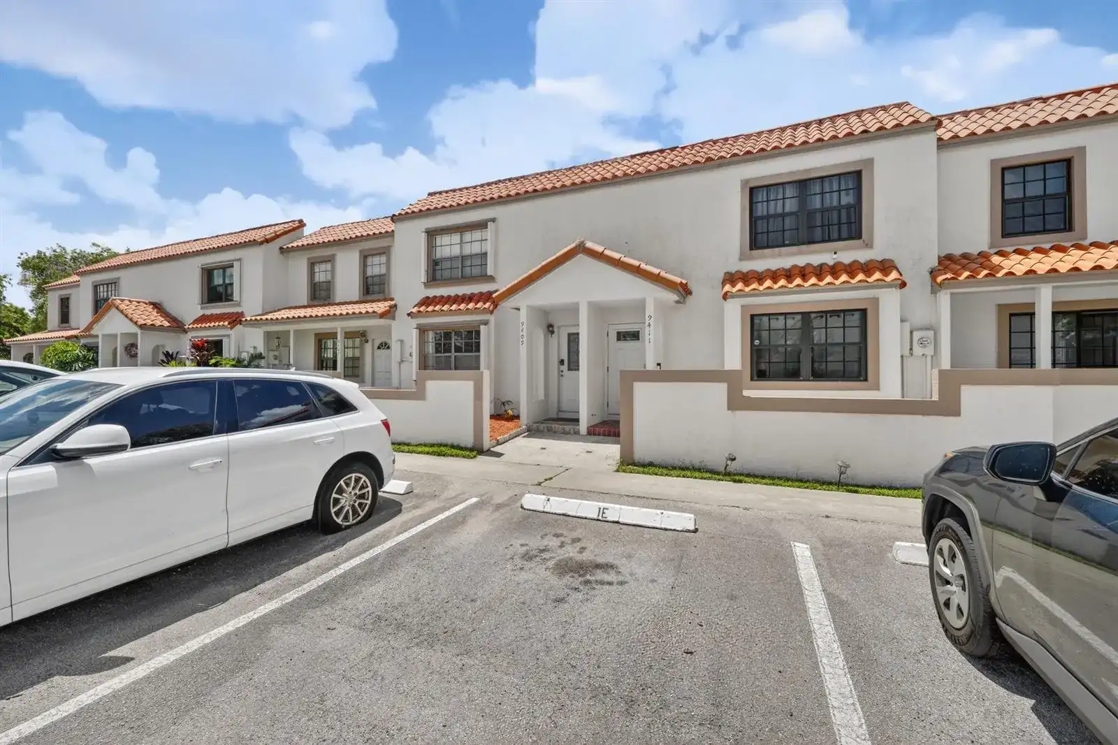 9409 NW 42nd Street, Sunrise FL 33351 photo 2