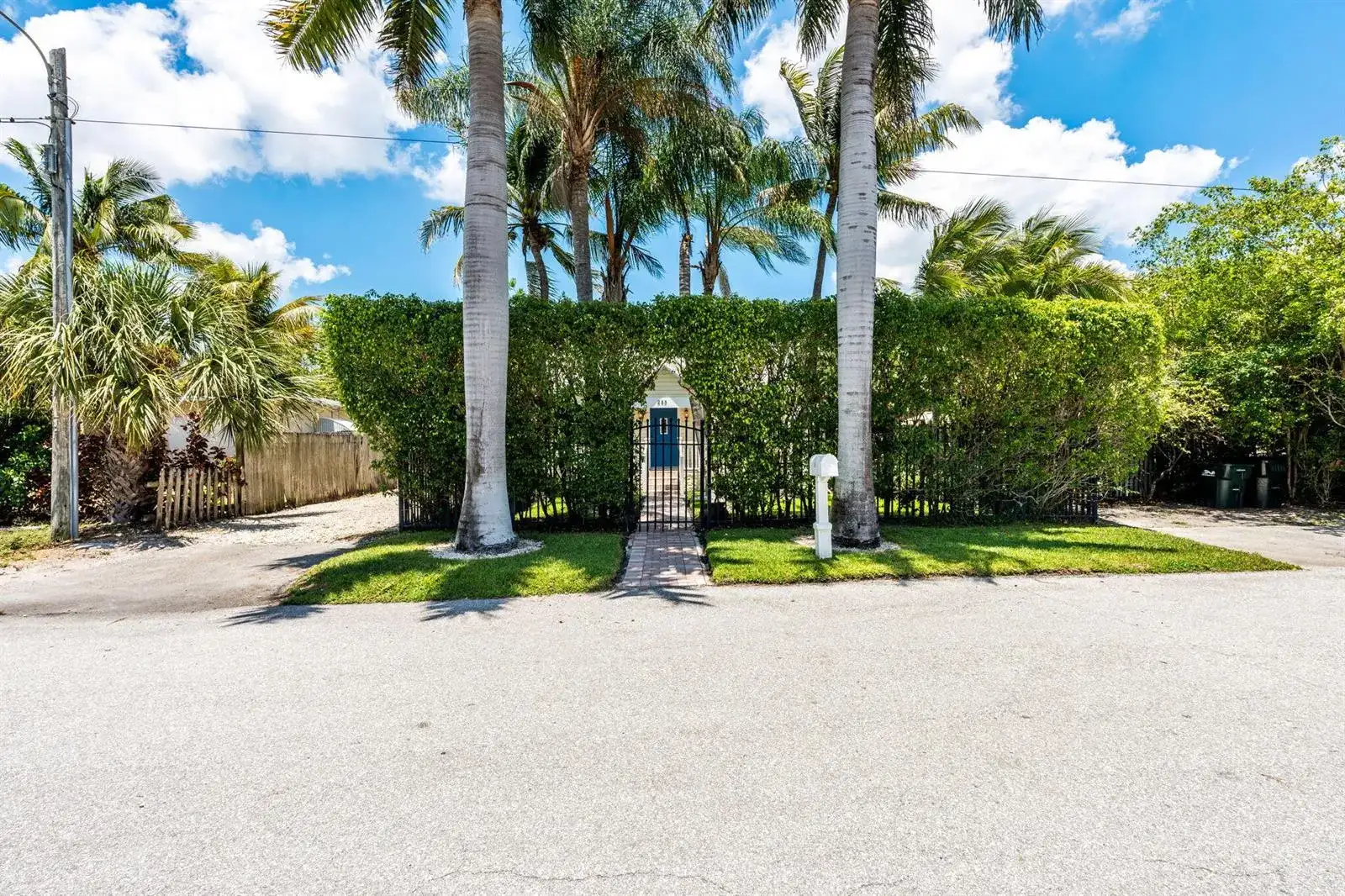 255 NE 12th Street, Delray Beach FL 33444 photo 4