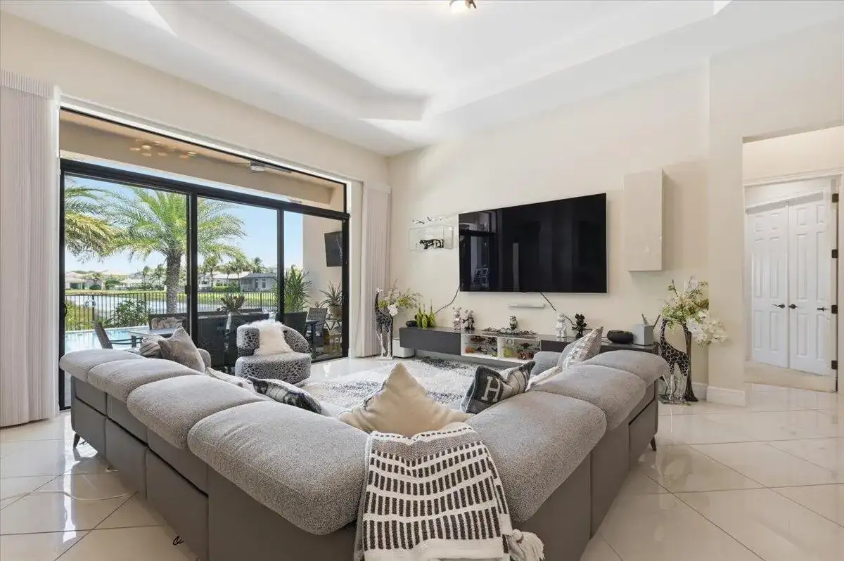 9769 Bozzano Drive, Delray Beach FL 33446 photo 4
