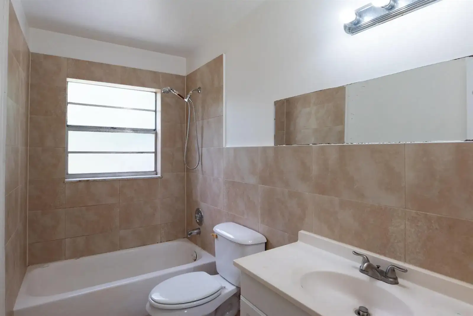 1218 Giller Avenue, Mangonia Park FL 33407 photo 5