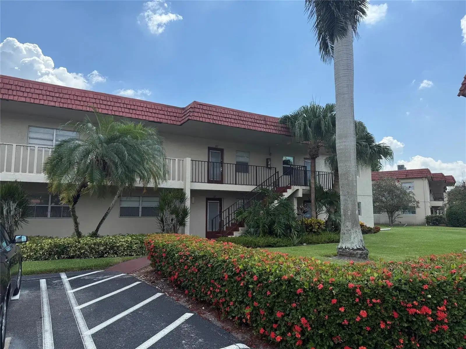 32 Abbey Lane # 207, Delray Beach FL 33446 photo 2