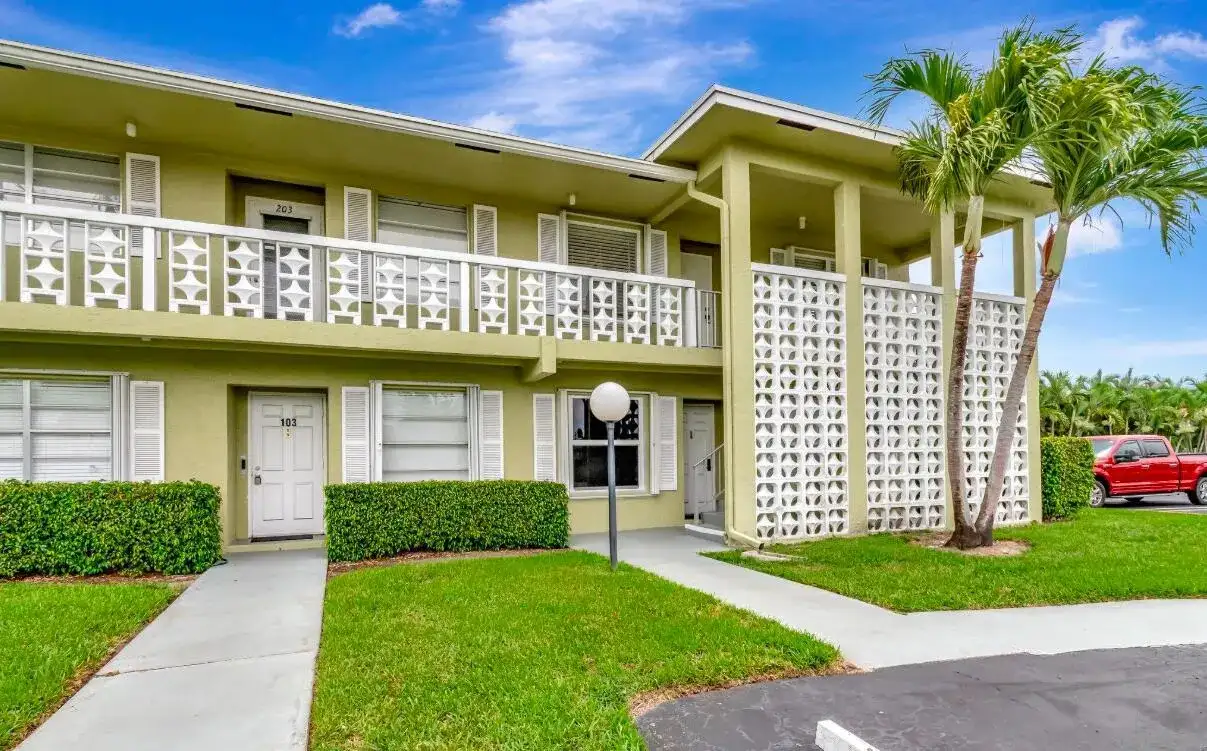 1140 Mahogany Way # 204, Delray Beach FL 33445 photo 2