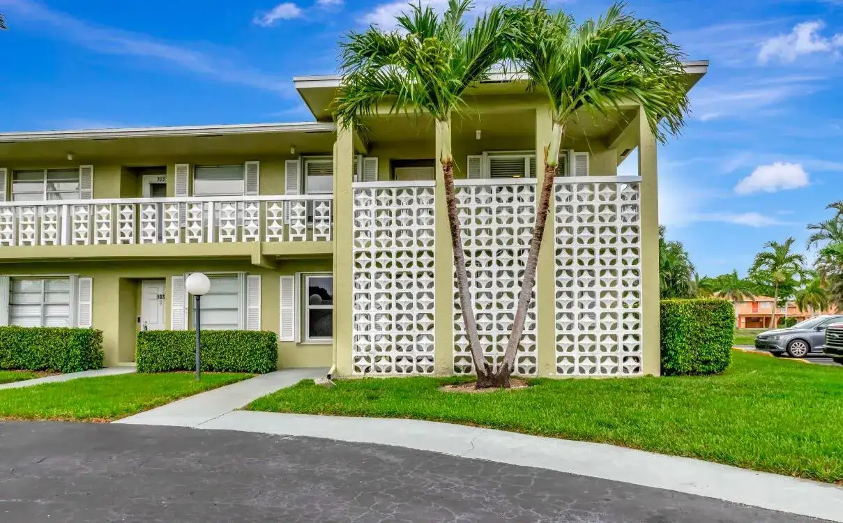 1140 Mahogany Way # 204, Delray Beach FL 33445 photo 3