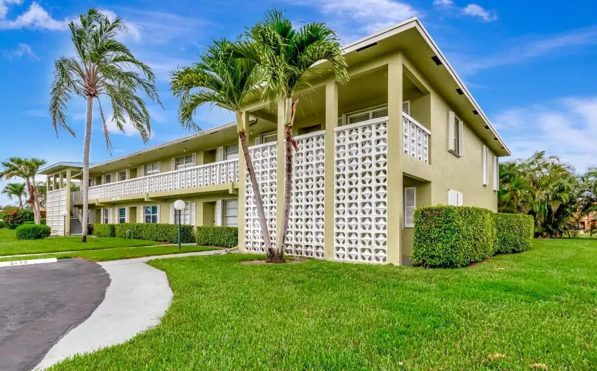 1140 Mahogany Way # 204, Delray Beach FL 33445 photo 4