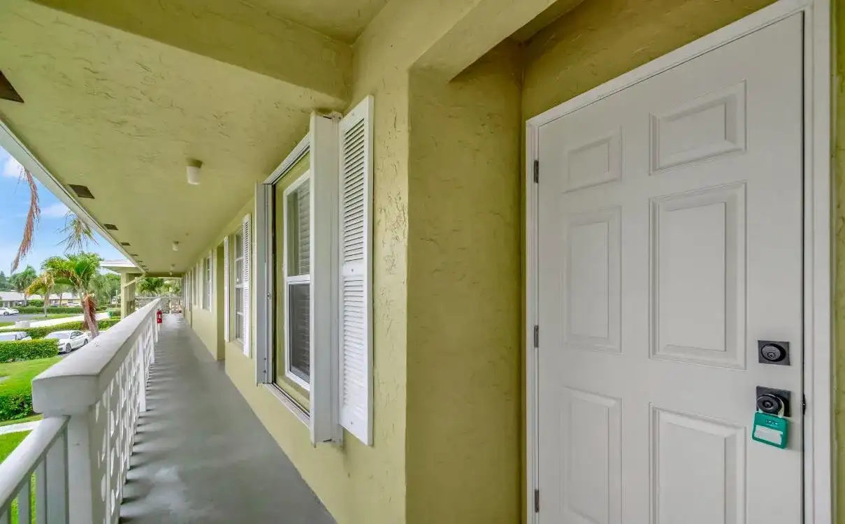 1140 Mahogany Way # 204, Delray Beach FL 33445 photo 5