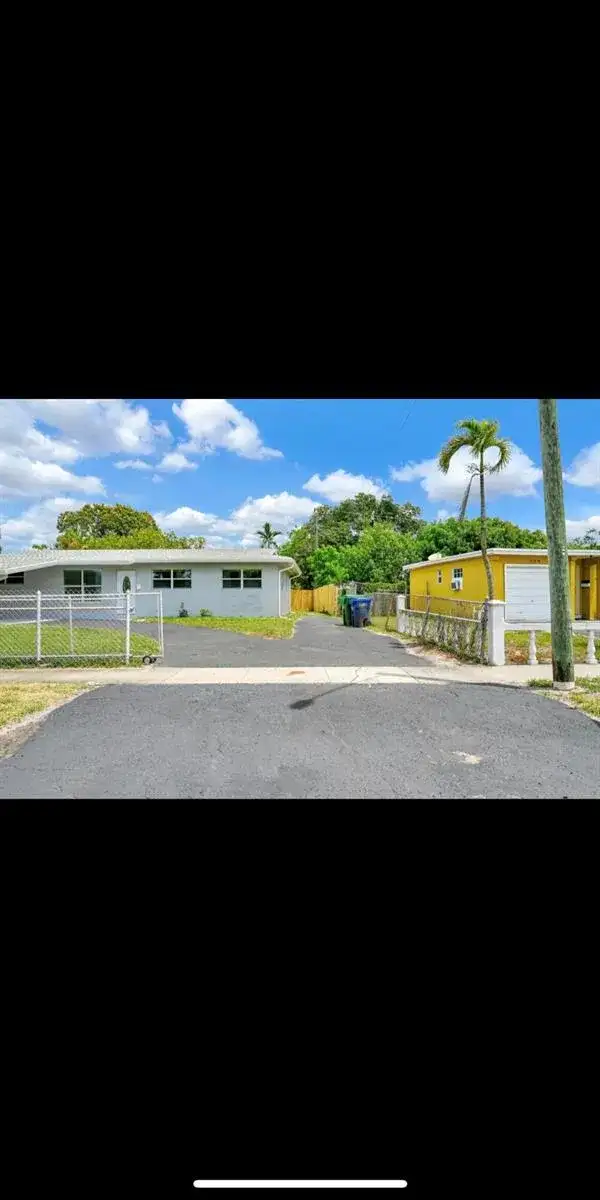 1112 NW 43rd Terrace, Lauderhill FL 33313 photo 2