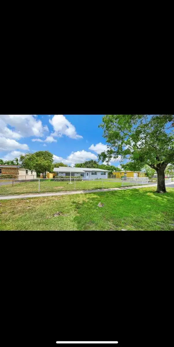 1112 NW 43rd Terrace, Lauderhill FL 33313 photo 3