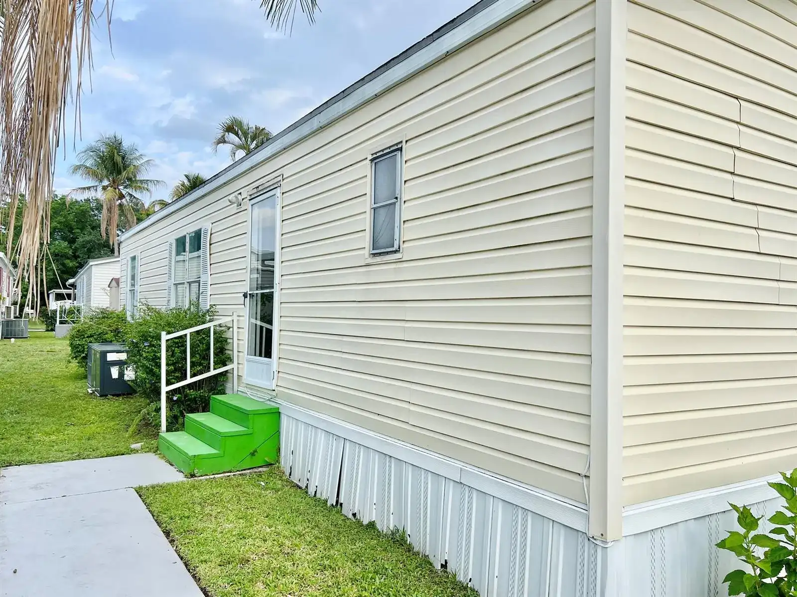183 Plantation Boulevard, Lake Worth FL 33467 photo 3