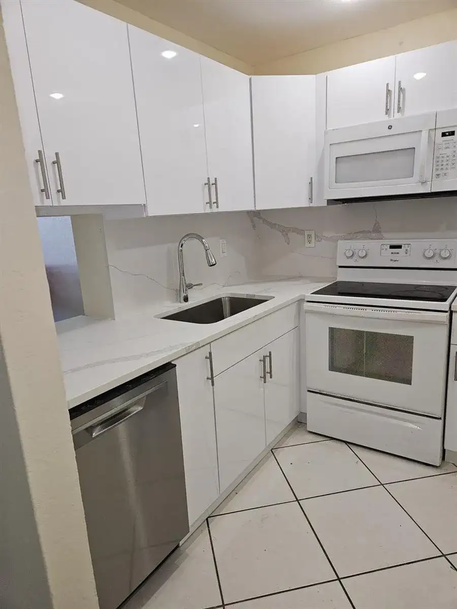 5665 W 20th Avenue # 413, Hialeah FL 33012 photo 3