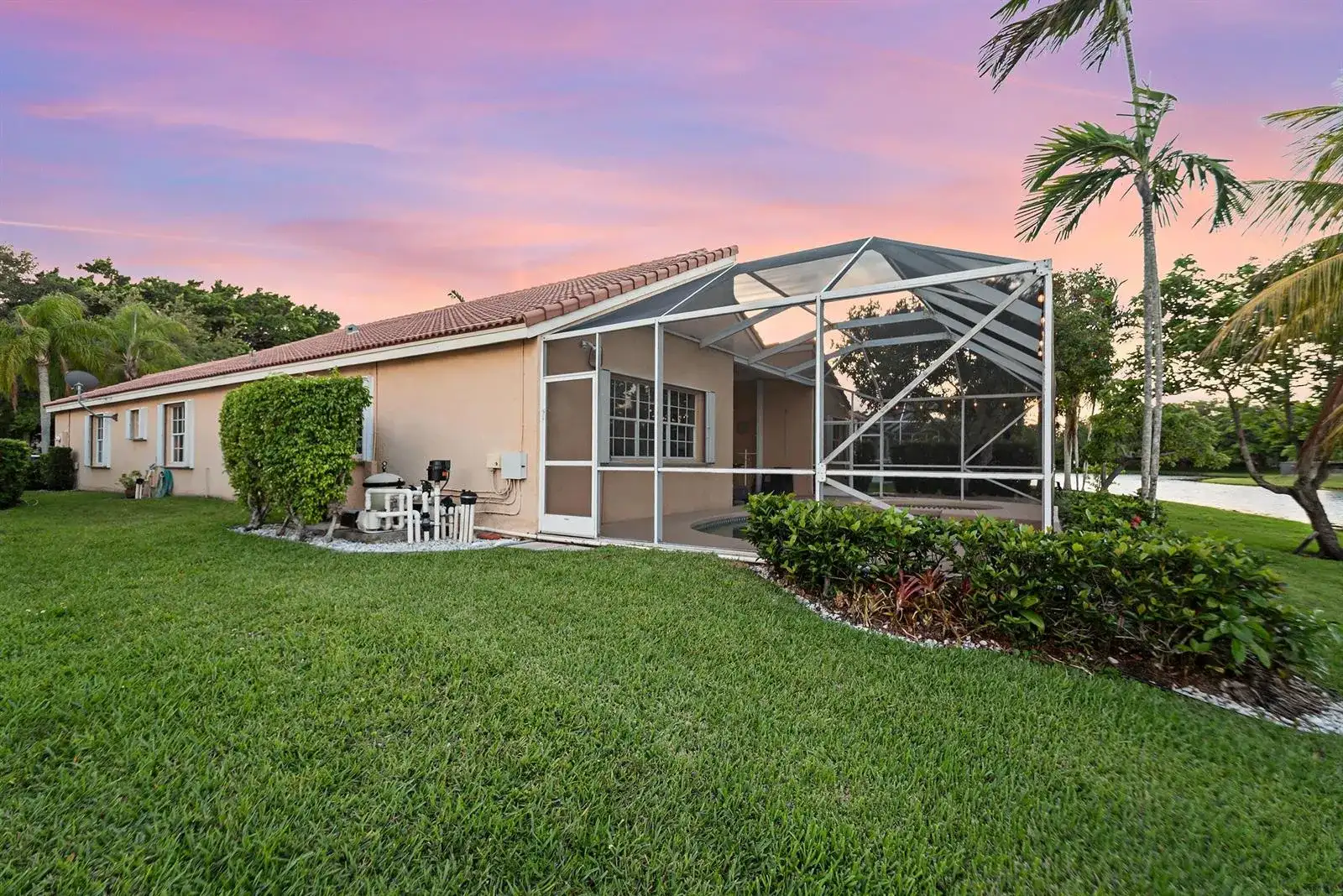 412 Cameron Drive, Weston FL 33326 photo 4