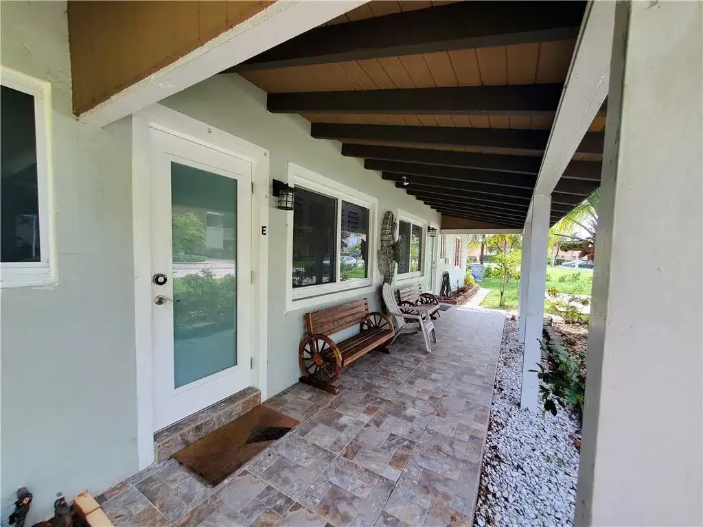 3204 NE 6th Street, Pompano Beach FL 33062 photo 4