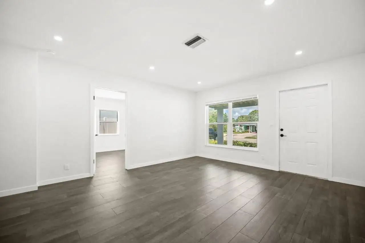 5240 NE 3rd Terrace, Oakland Park FL 33334 photo 3