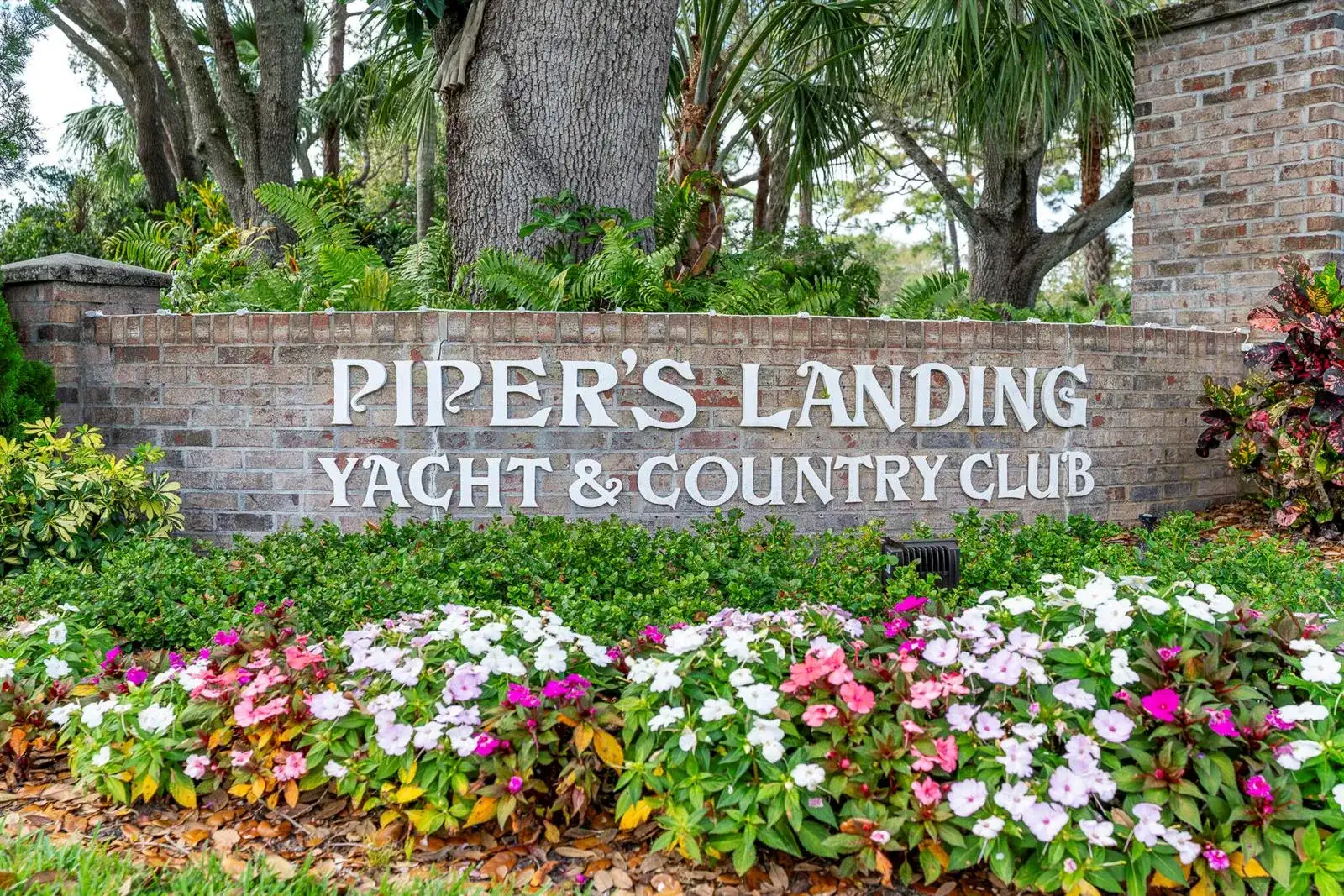 1543 SW Troon Circle, Palm City FL 34990 photo 4