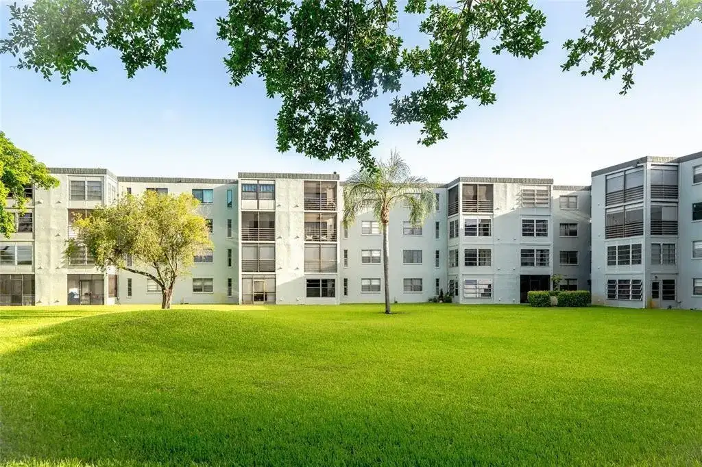 9440 SW 8th Street # 308, Boca Raton FL 33428 photo 2
