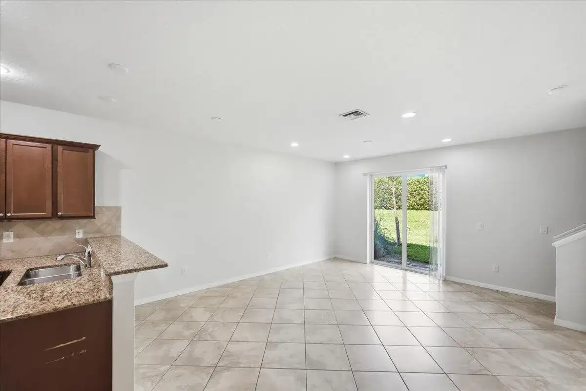 1069 Normandie Way, Vero Beach FL 32960 photo 3