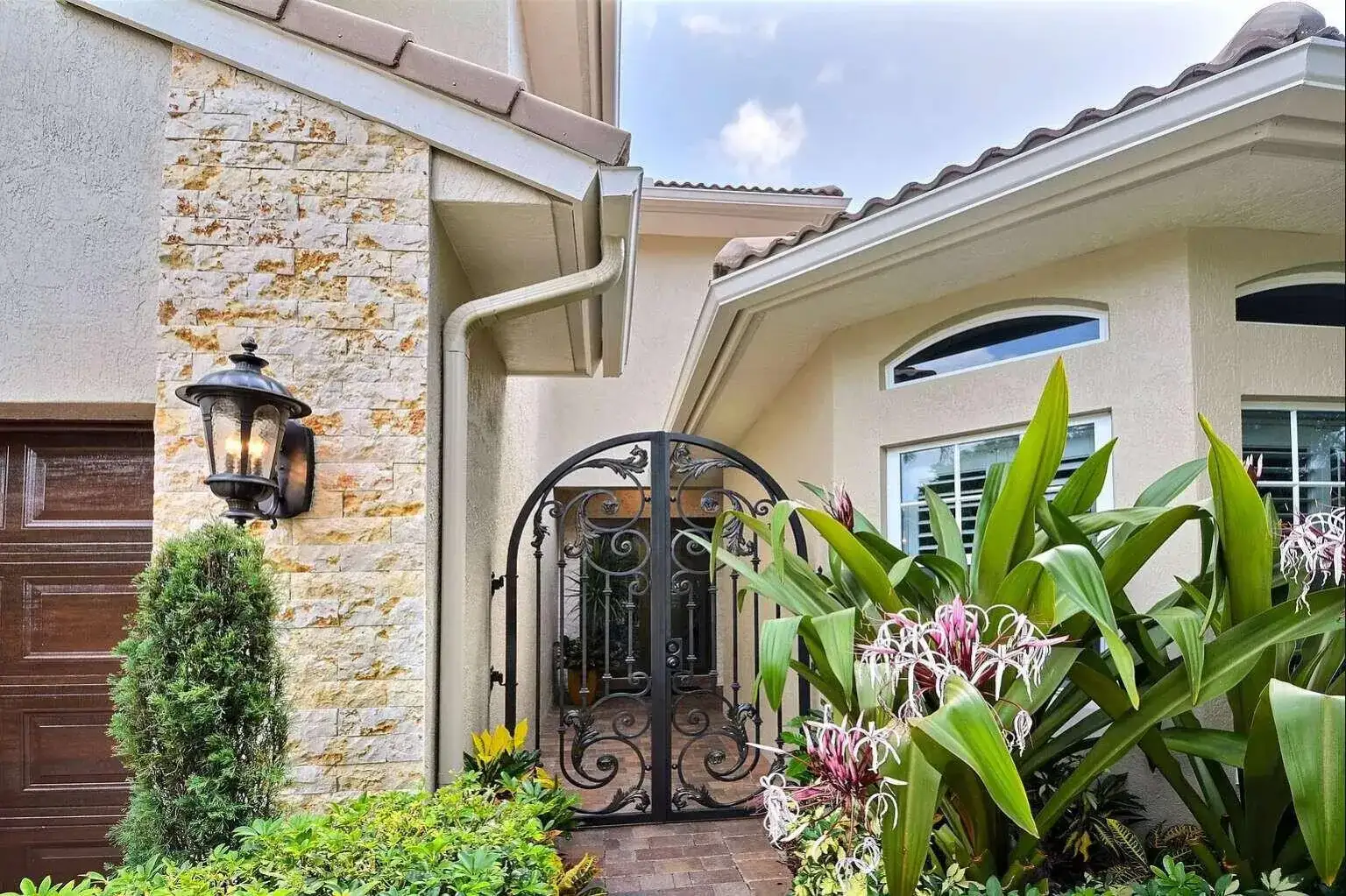 512 NE 12th Avenue, Fort Lauderdale FL 33301 photo 2