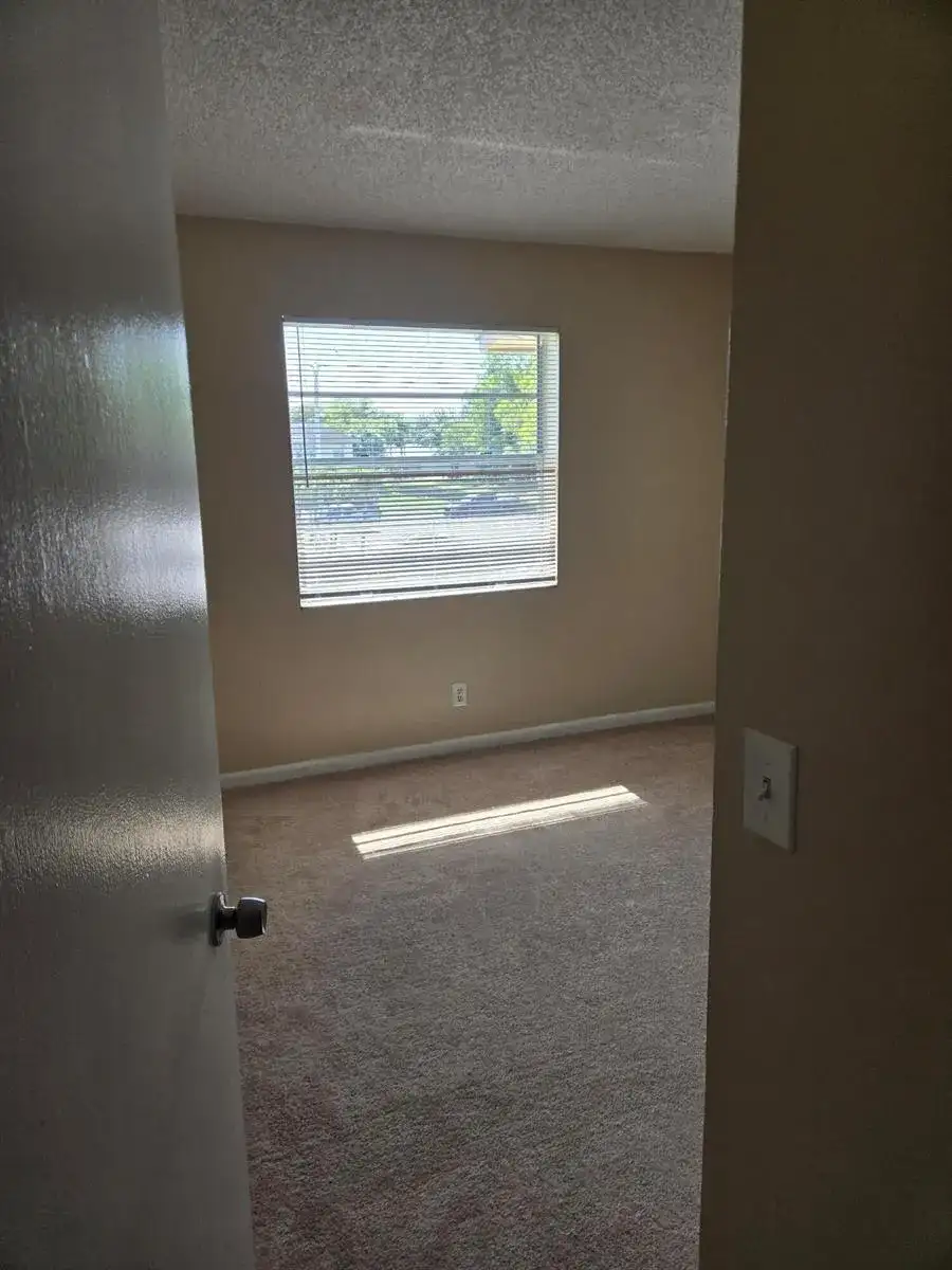1814 Abbey Road # 204, West Palm Beach FL 33415 photo 4