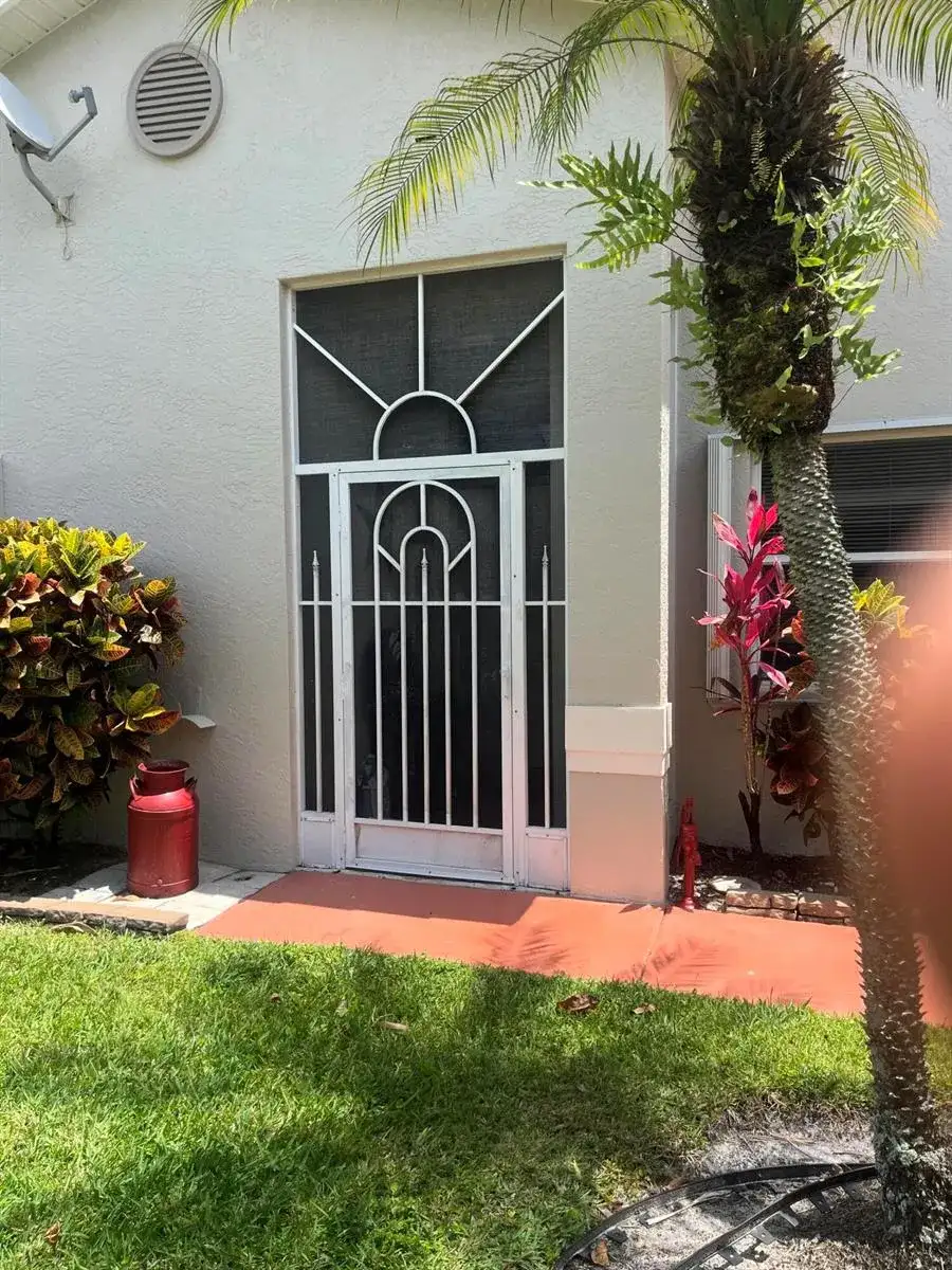 96 Sausalito Circle, Boynton Beach FL 33436 photo 2