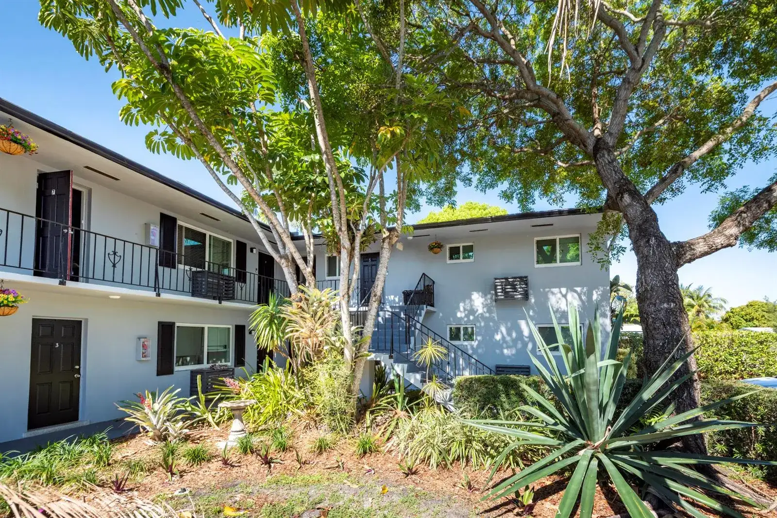 806 NE 16th Place # 8, Fort Lauderdale FL 33305 photo 2