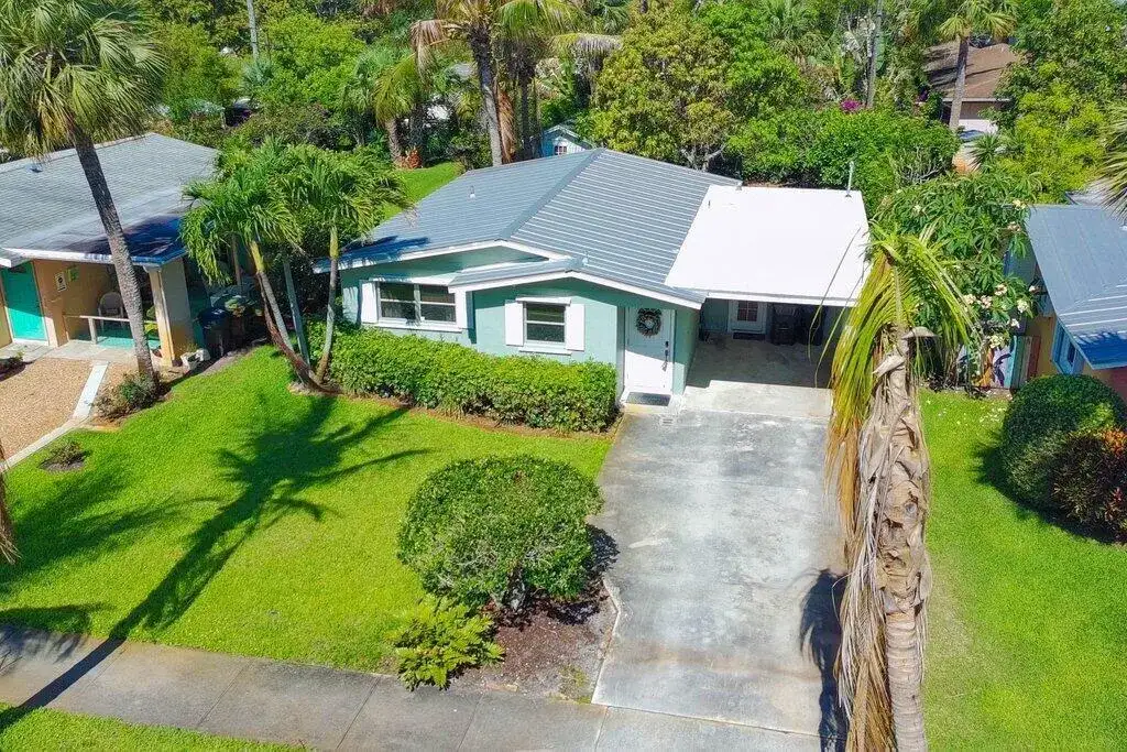 262 SE Monterey Avenue, Stuart FL 34996 photo 4