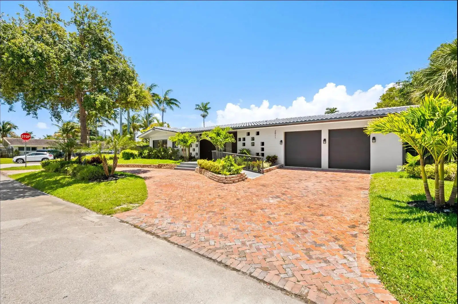 2811 NE 53rd Court, Lighthouse Point FL 33064 photo 2