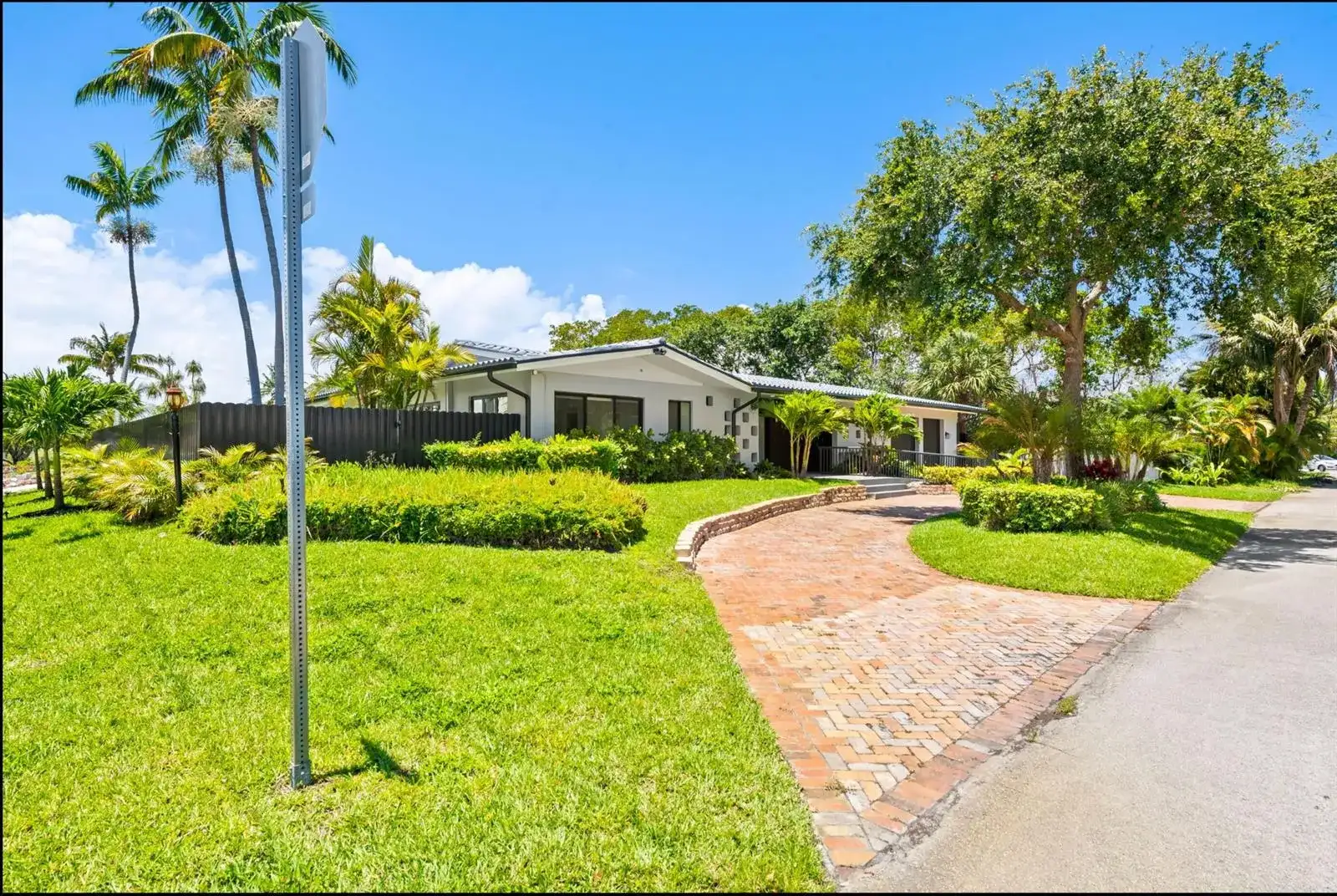 2811 NE 53rd Court, Lighthouse Point FL 33064 photo 3