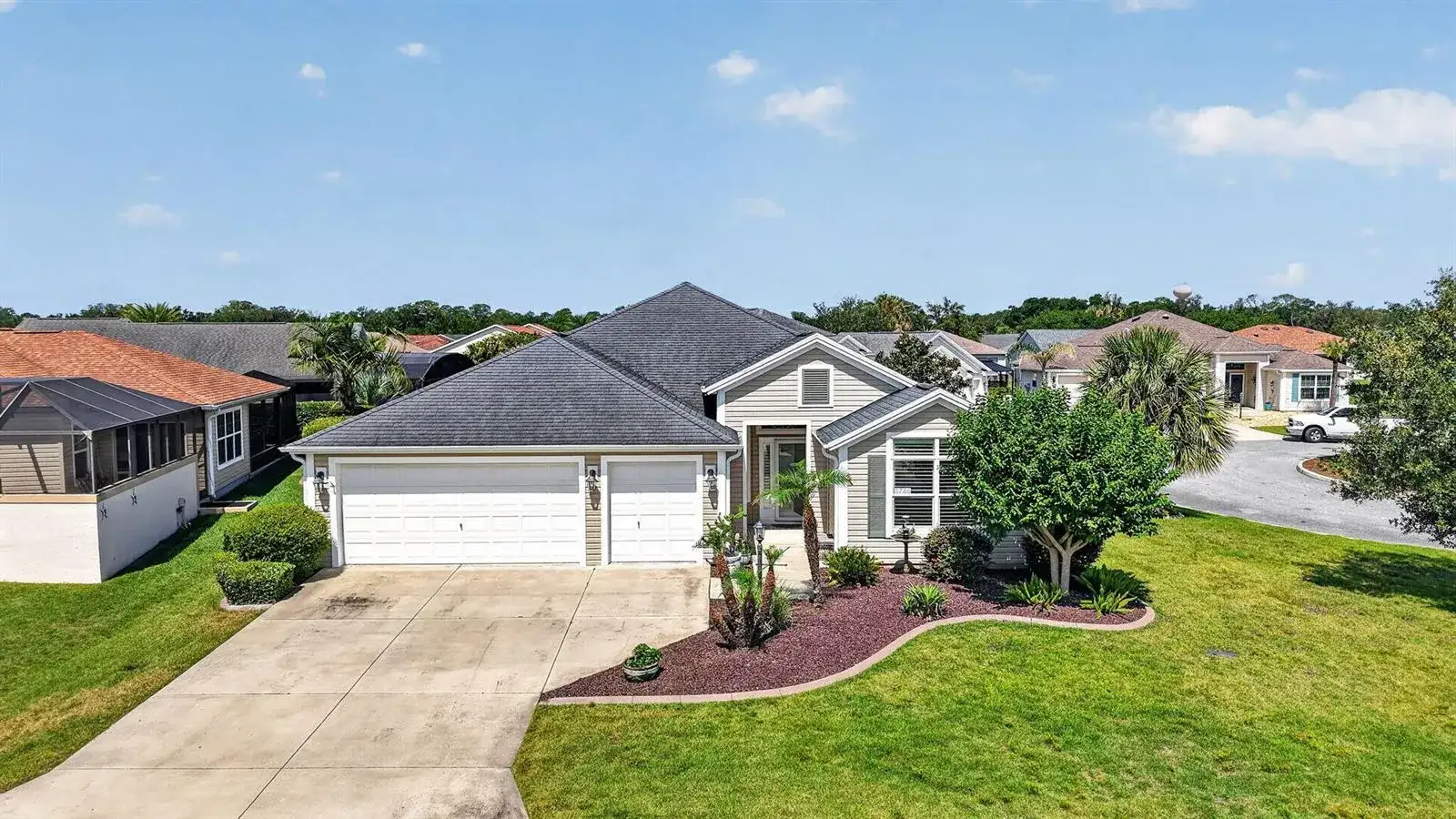 3746 New Moon Avenue, The Villages FL 32163 photo 3