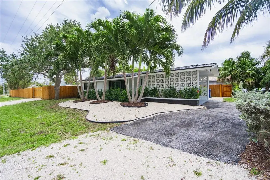 240 NE 25th Avenue, Pompano Beach FL 33062 photo 2