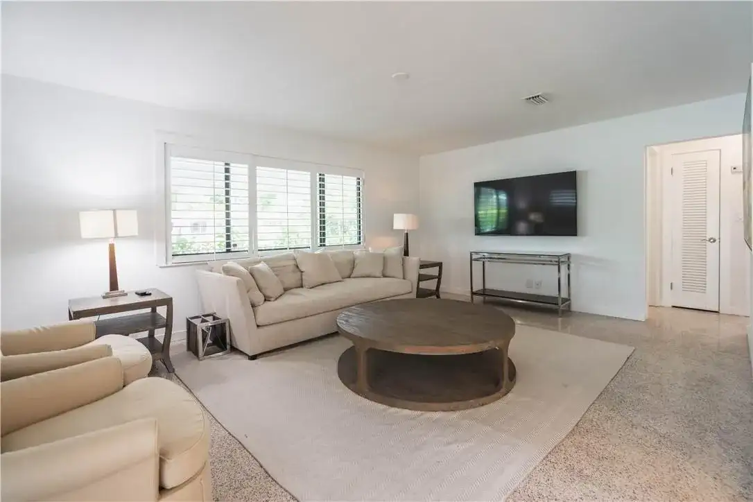 240 NE 25th Avenue, Pompano Beach FL 33062 photo 4