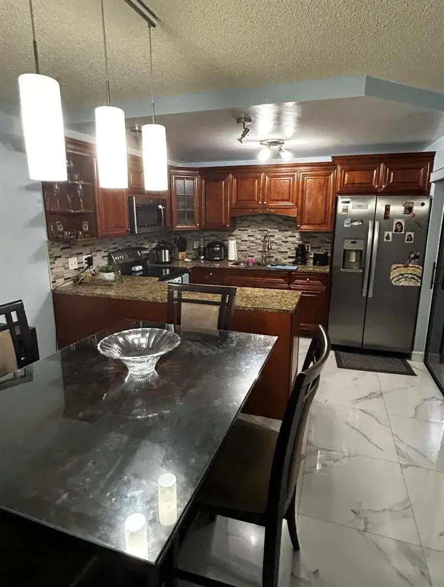 341 Lake Arbor Drive, Palm Springs FL 33461 photo 4