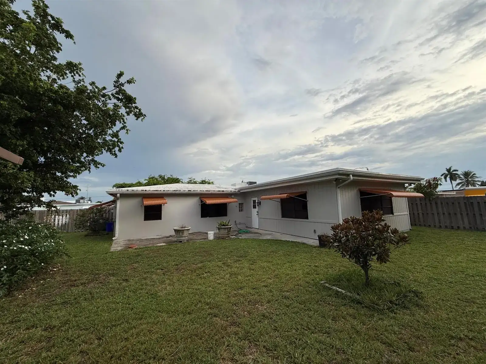 817 Elm Road, West Palm Beach FL 33409 photo 2