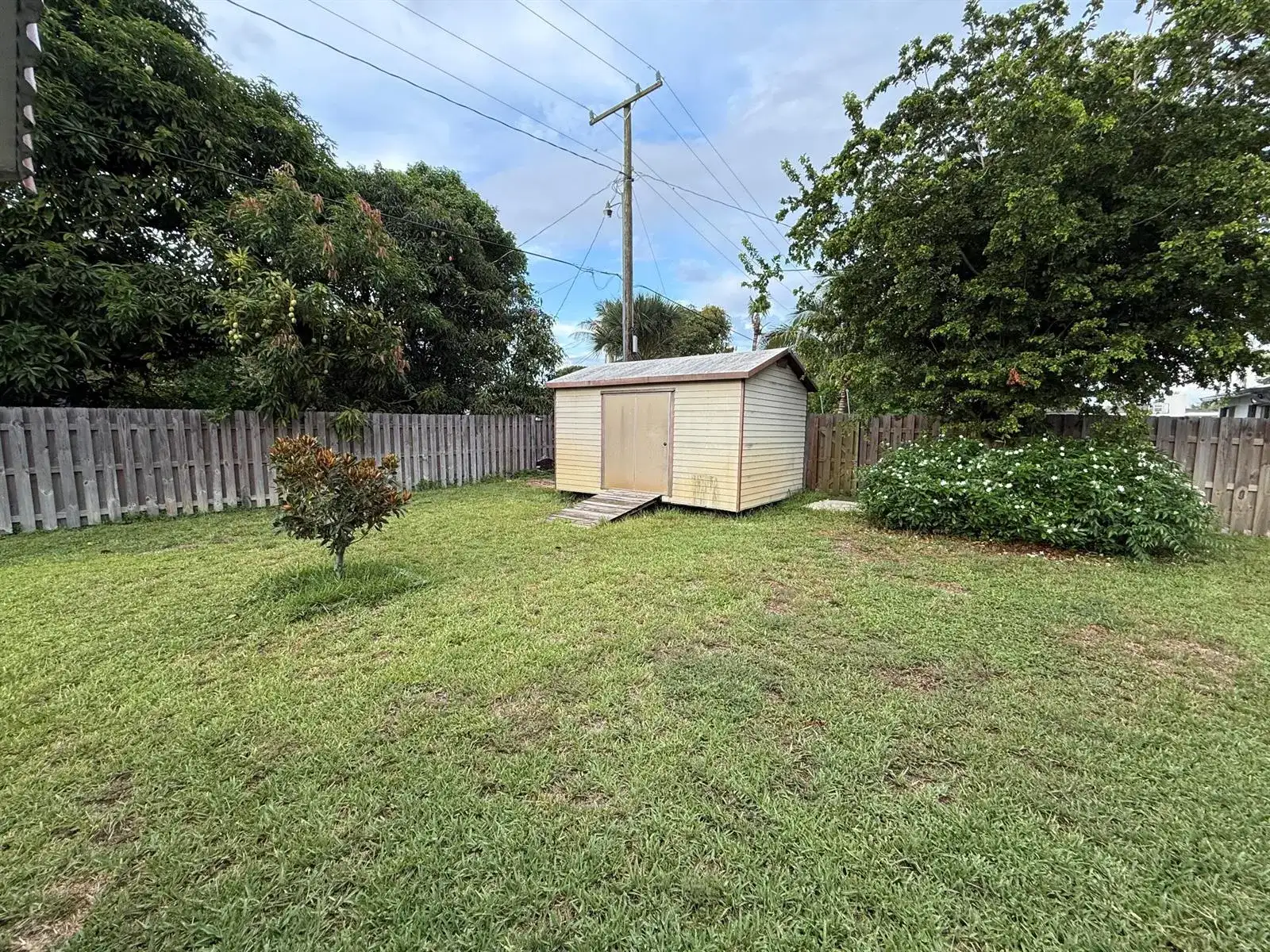 817 Elm Road, West Palm Beach FL 33409 photo 4