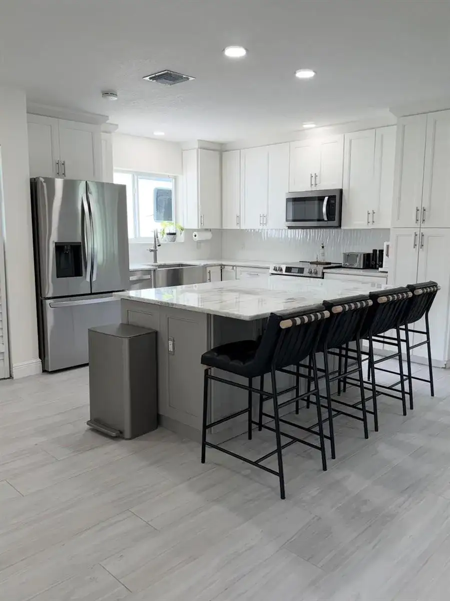 460 SW 55th Avenue, Plantation FL 33317 photo 2