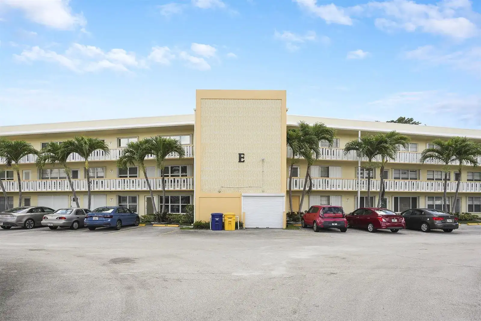 210 Wellington E, West Palm Beach FL 33417 photo 3
