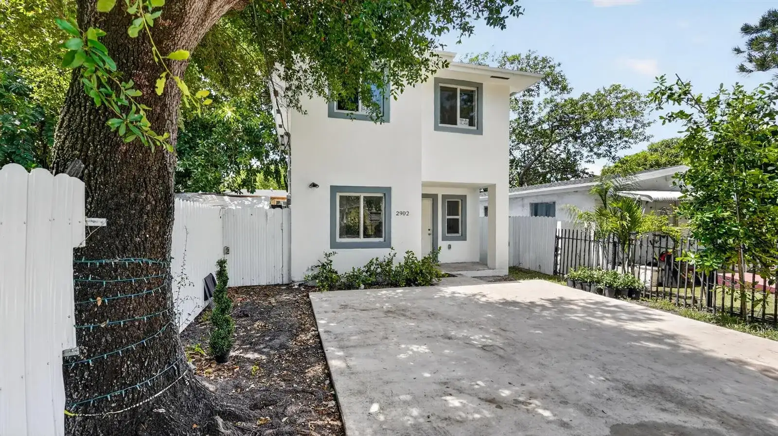 2902 NW 44th Street, Miami FL 33142 photo 2