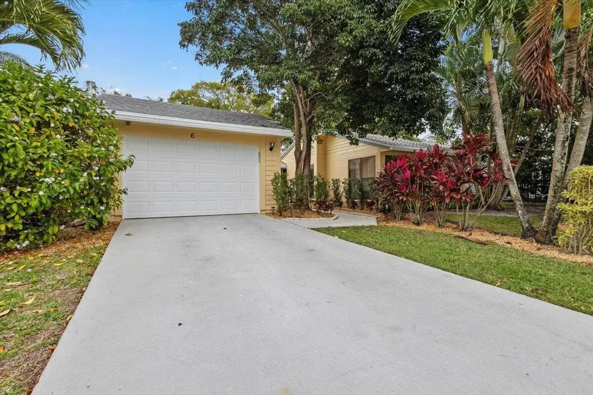 6691 S Pine Court, West Palm Beach FL 33418 photo 2