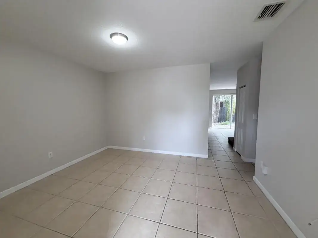 933 NE 42nd Avenue, Homestead FL 33033 photo 3