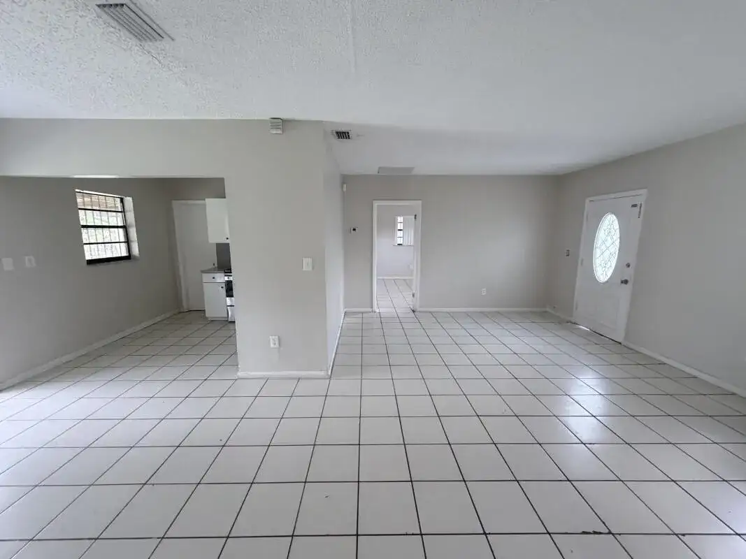 639 SW 3rd Terrace, Homestead FL 33034 photo 2